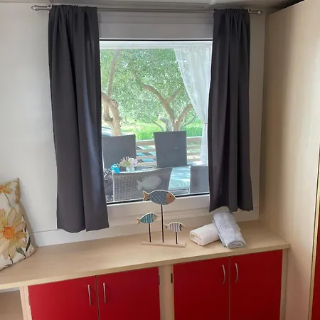 Gutti's Mobilehome Biograd Na Moru
